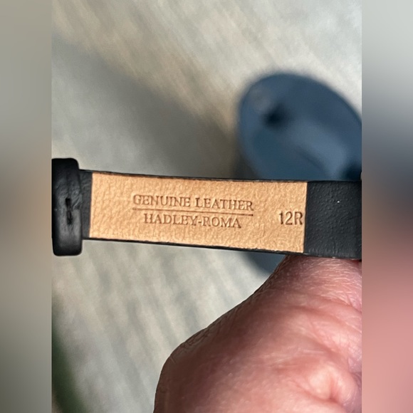 CITIZEN Quartz Eco-Drive Lady’s Watch. Black leather band. EUC. - Picture 8 of 9